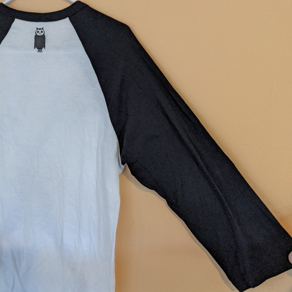 Akra tshirt - Picture 2 of 5